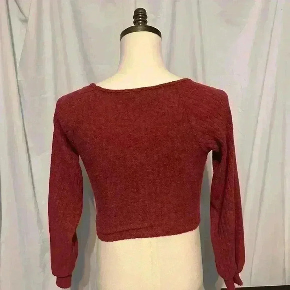 Lush Women’s Size S Cropped Sweater. Long Sleeve. Poly Blend. Burgundy - Picture 4 of 6